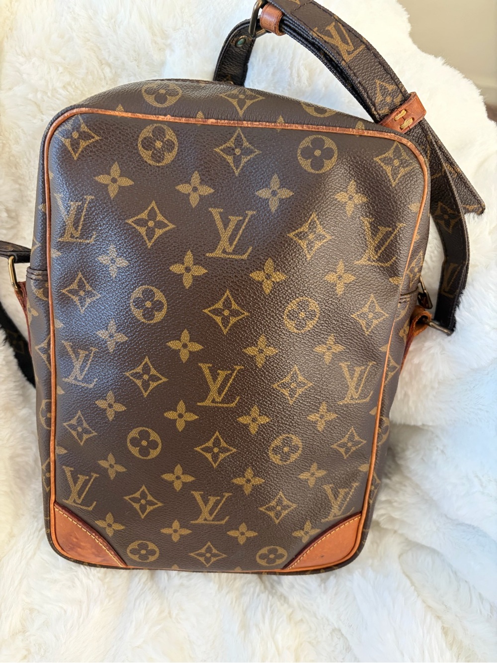 Louis Vuitton Brown Monogram Danube Bag with COA - Picture 4 of 16